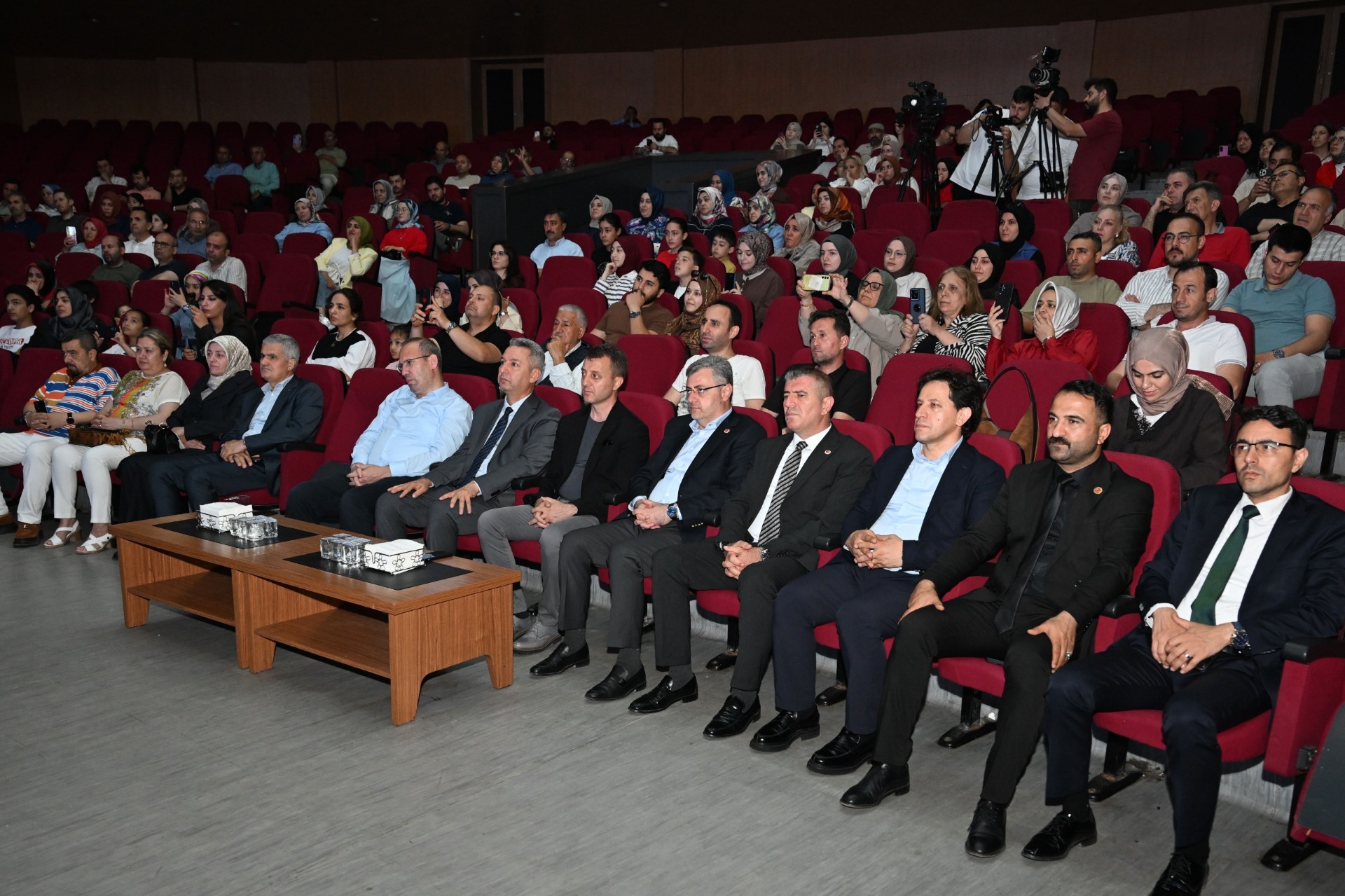 Karakoç, Zarifoğlu,Zengin Unutulmadı