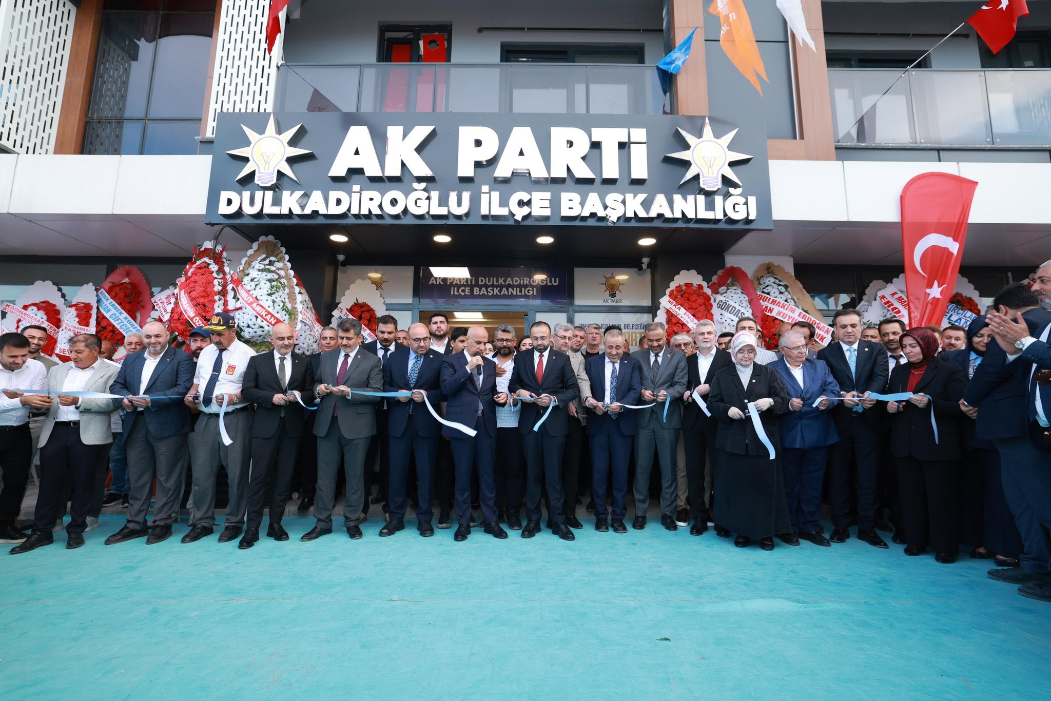 AK Parti Dulkadiroğlu İlçe Başkanlığı Yeni Hizmet Binası Açıldı