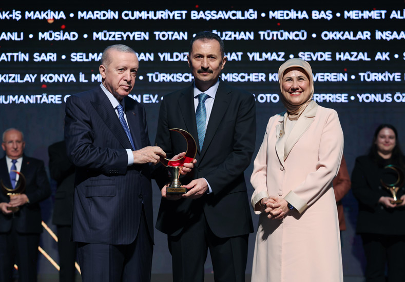 “Kızılay bu ülkenin övünç kaynağı, medeniyetimizin kimlik vesikasıdır”