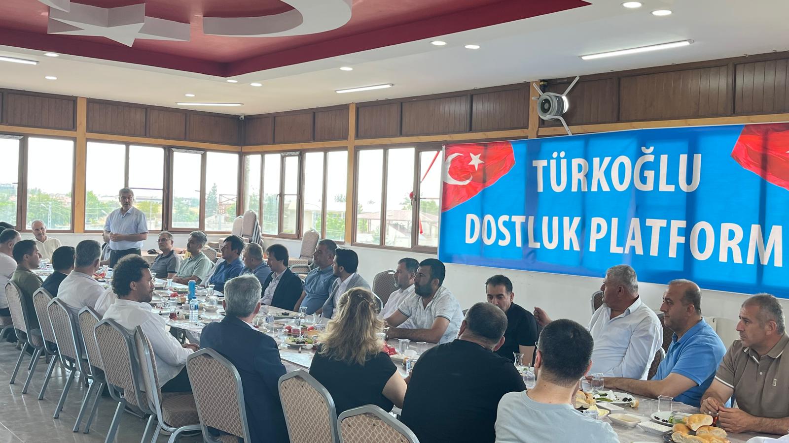 TÜRKOĞLU DOSTLUK PLATFORMU İLÇENİN ÖNCELİKLİ İHTİYAÇLARINI MASAYA YATIRDI