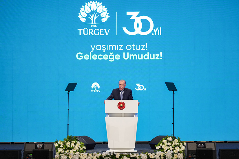 “7 KITAYA UZANAN BÜYÜK BİR ÇINAR”