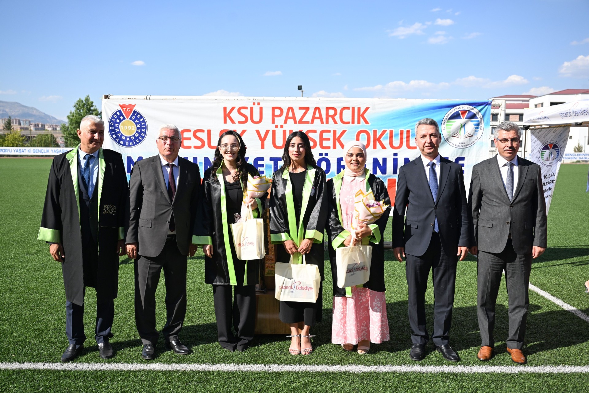 Pazarcık Meslek Yüksekokulu'nda Mezuniyet Heyecanı