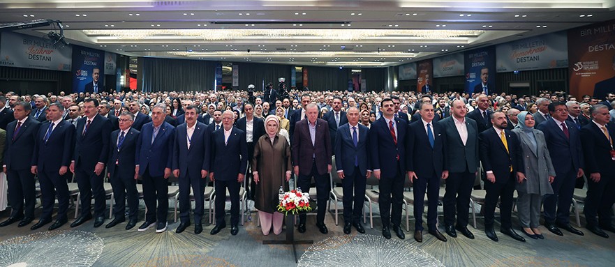 “25 yıldır yorulmadan ülkemize hizmetkârlık etmenin bahtiyarlığı içindeyiz”