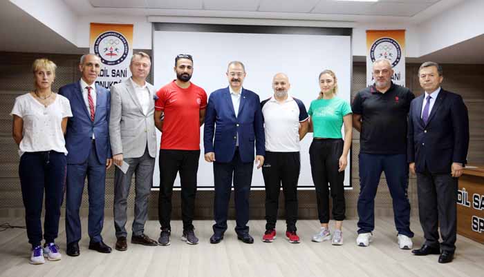 ADİL SANİ KONUKOĞLU SPOR LİSESİ ÖDÜL TÖRENİ