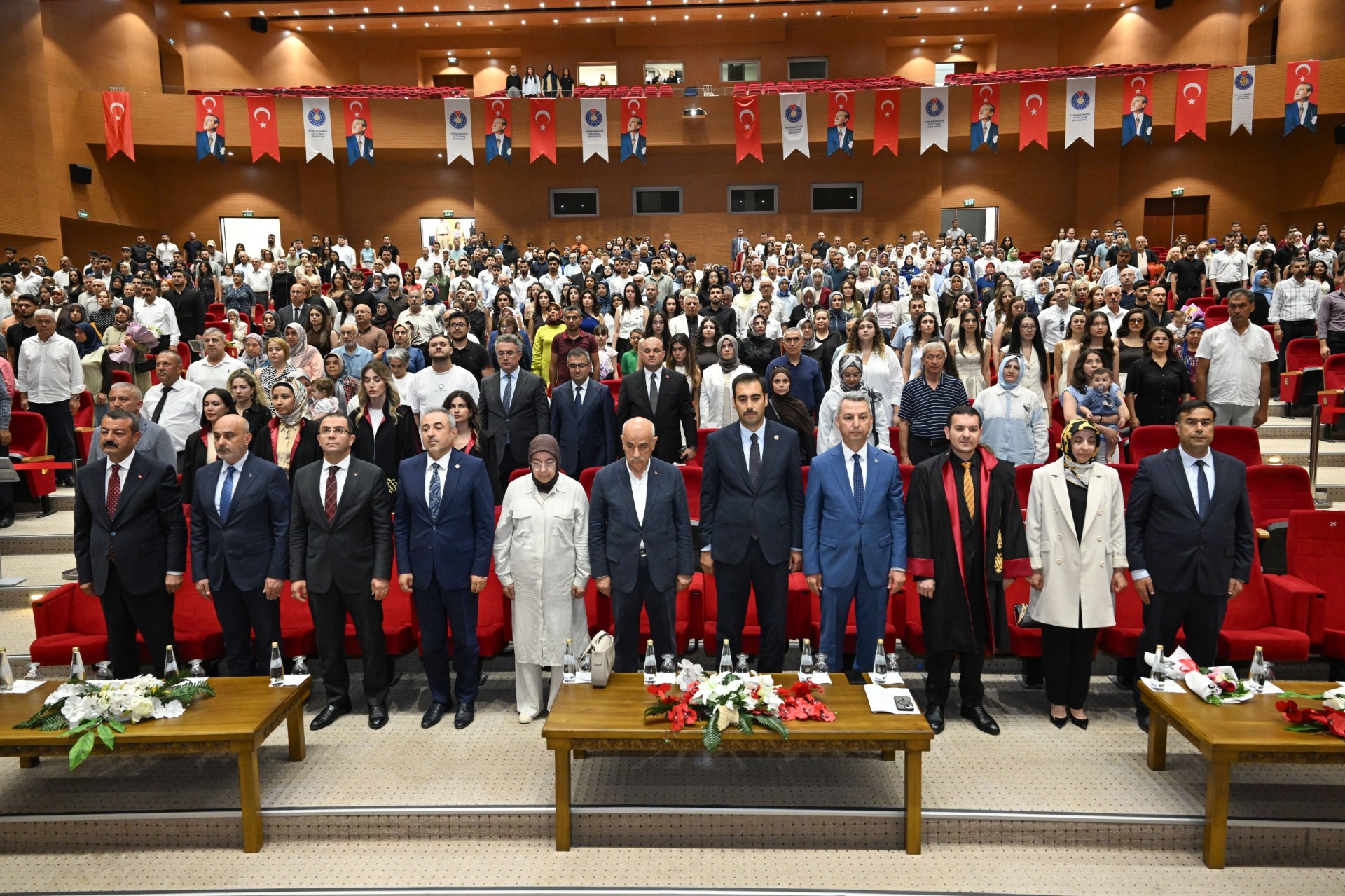 Diş Hekimliği Fakültesi Yeni Hekimlerini Uğurladı