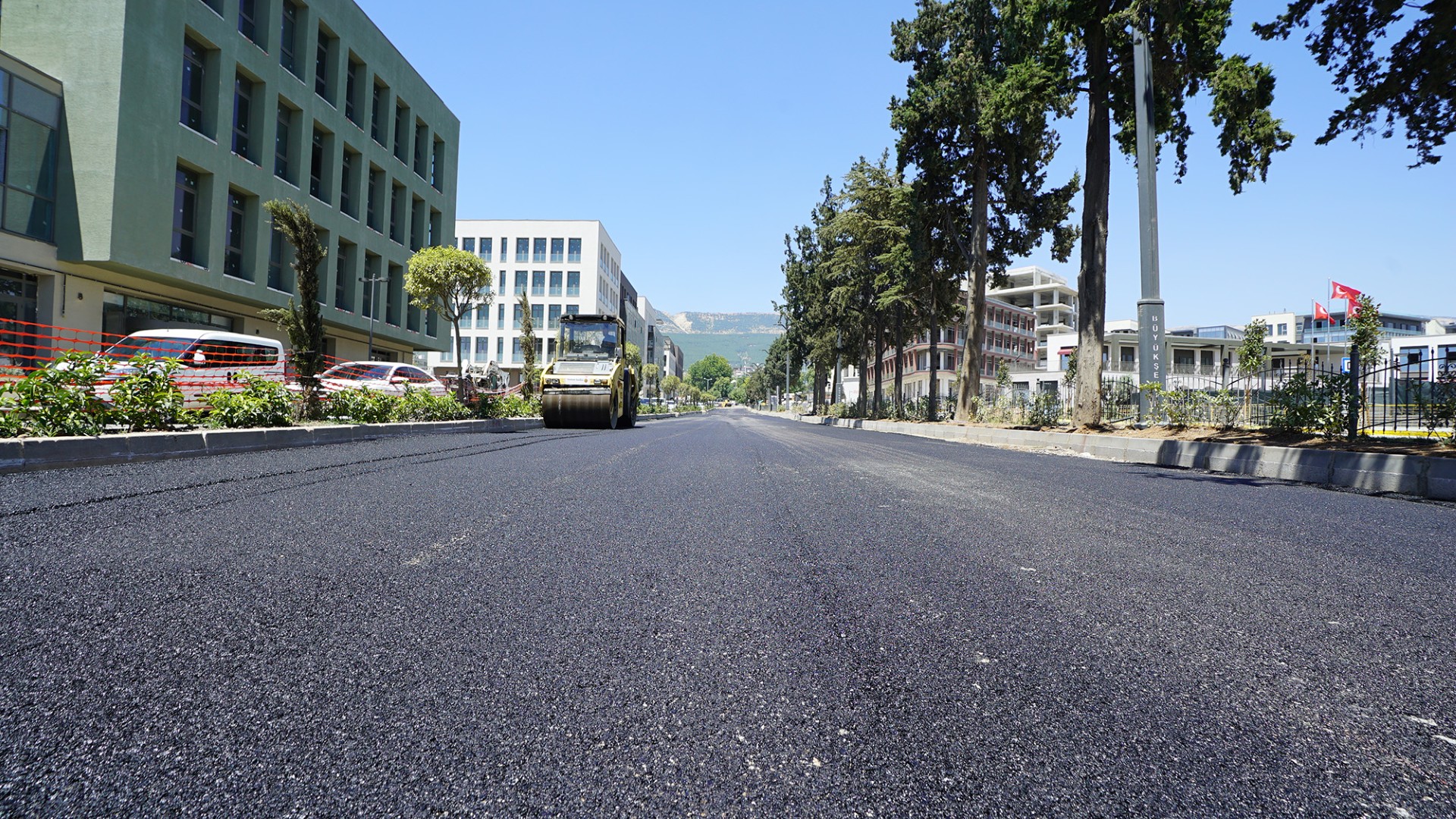 Yeni Haftada 4 İlçe 37 Farklı Noktada Sıcak Asfalt