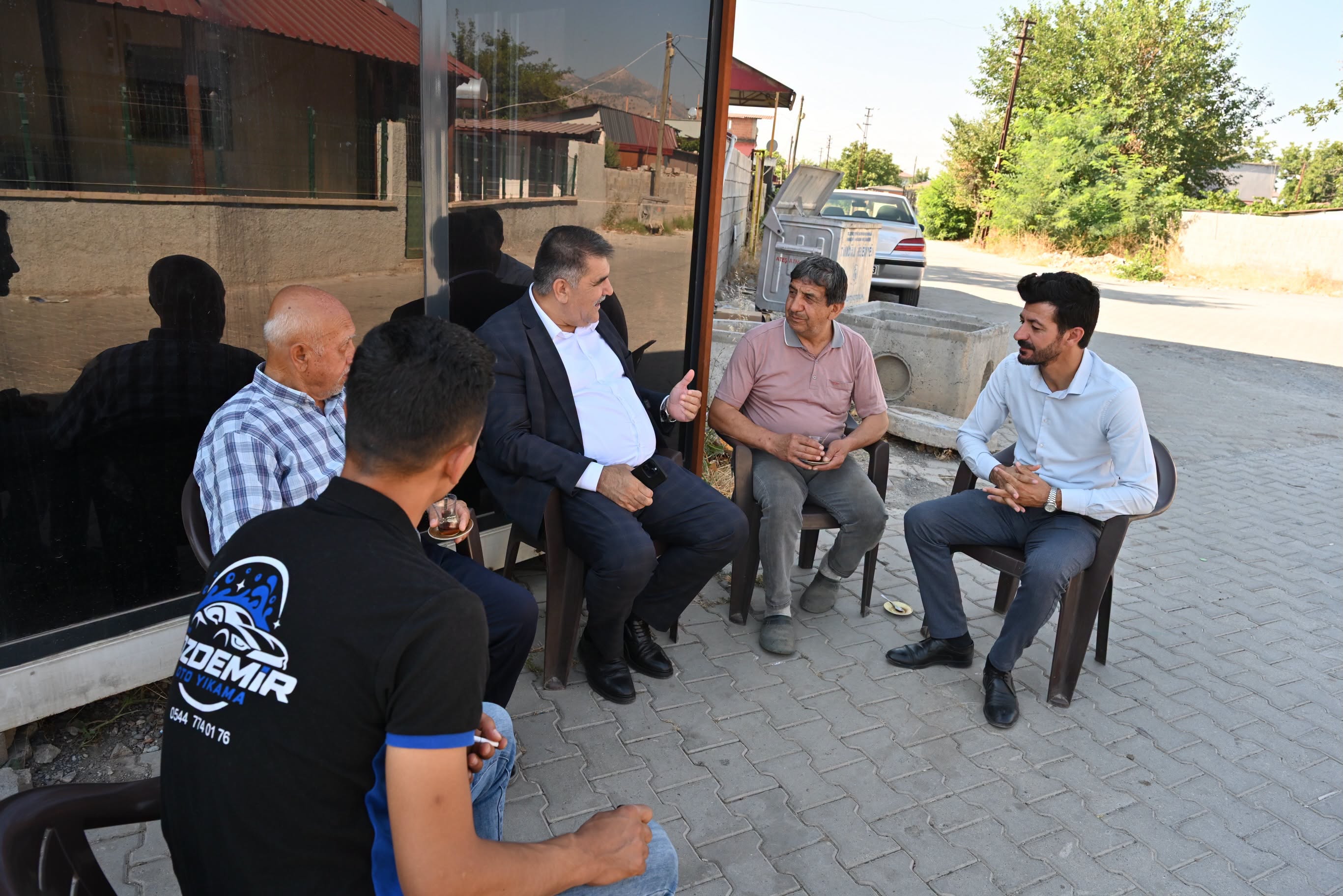 Başkan Mehmet Karaca'dan İstasyon Mahallesi Esnafına Ziyaret