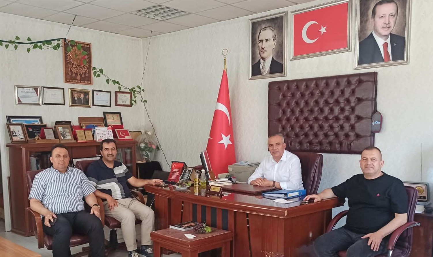 Serintepe Mahalle Muhtarlığında Samimi Sohbet