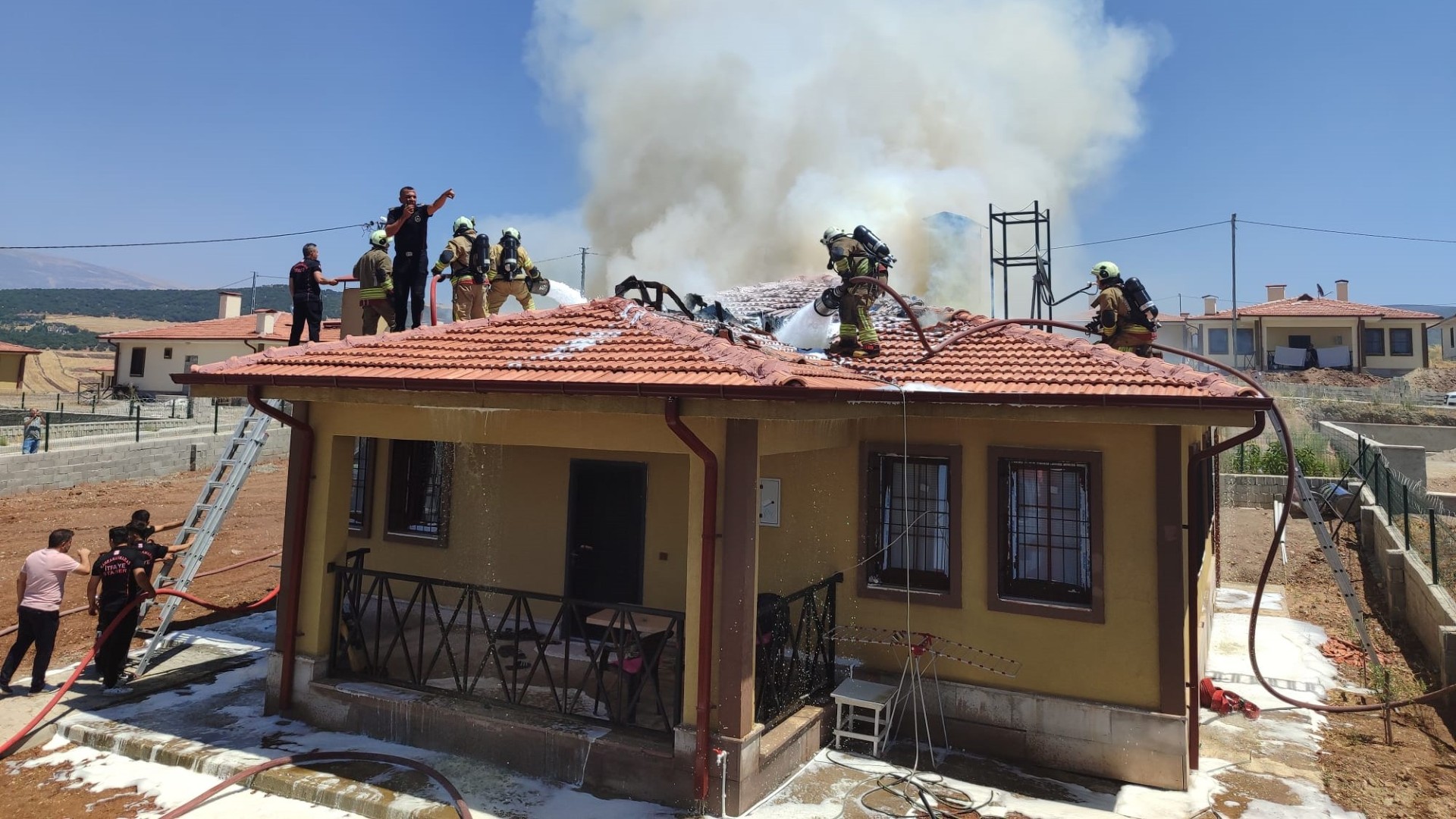 Temmuzda Bin 3 Yangına Müdahale