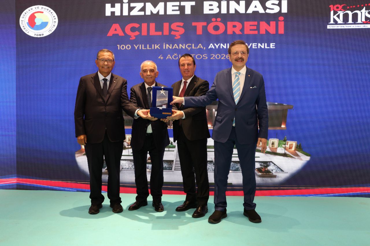 KMTSO'DAN MUSTAFA NARLI'YA HİZMET PLAKETİ