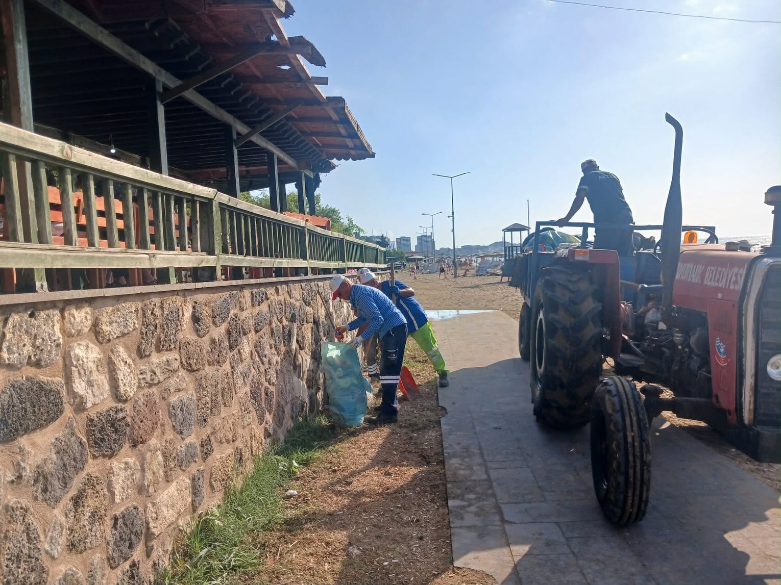 Yumurtalık Belediyesi, temizlik ve hijyen seferberliğini sürdürüyor