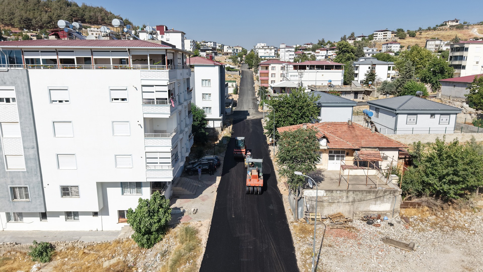 Pazarcık'ta 6 Mahallede Yoğun Asfalt Mesaisi