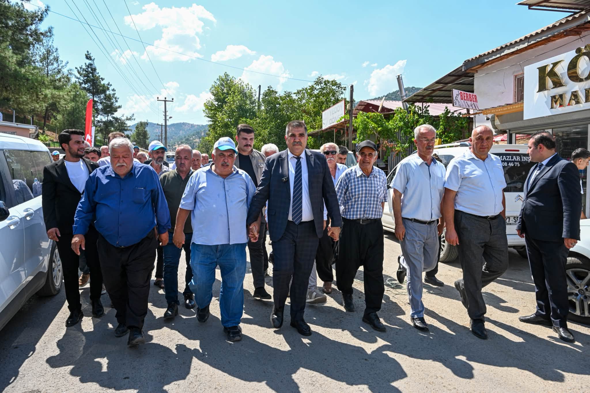 BAŞKAN MEHMET KARACA “HİZMETİ MAHALLELERİMİZE TAŞIYORUZ”
