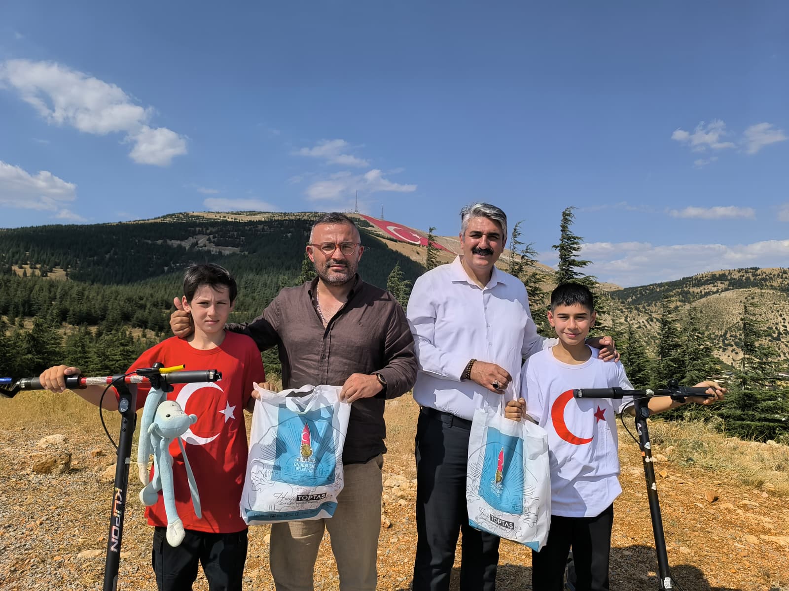 Scooterlarını bayrak sevgisi