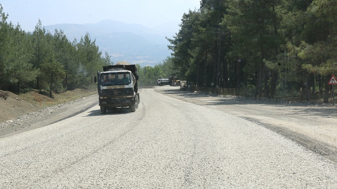 BÜYÜKŞEHİR GRUP YOLLARINDA YENİLEME ÇALIŞMALARINI SÜRDÜRÜYOR