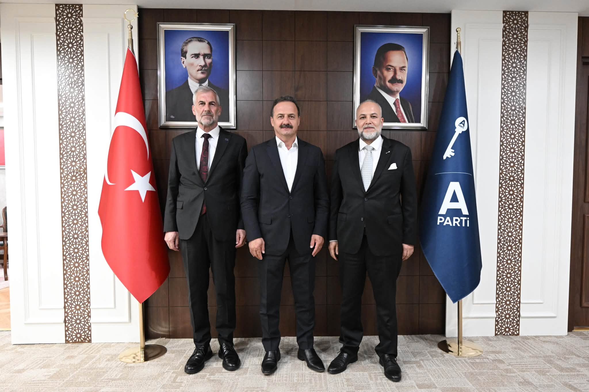 Serdar Salih Çiçekçi Anahtar Parti’ye Katıldı