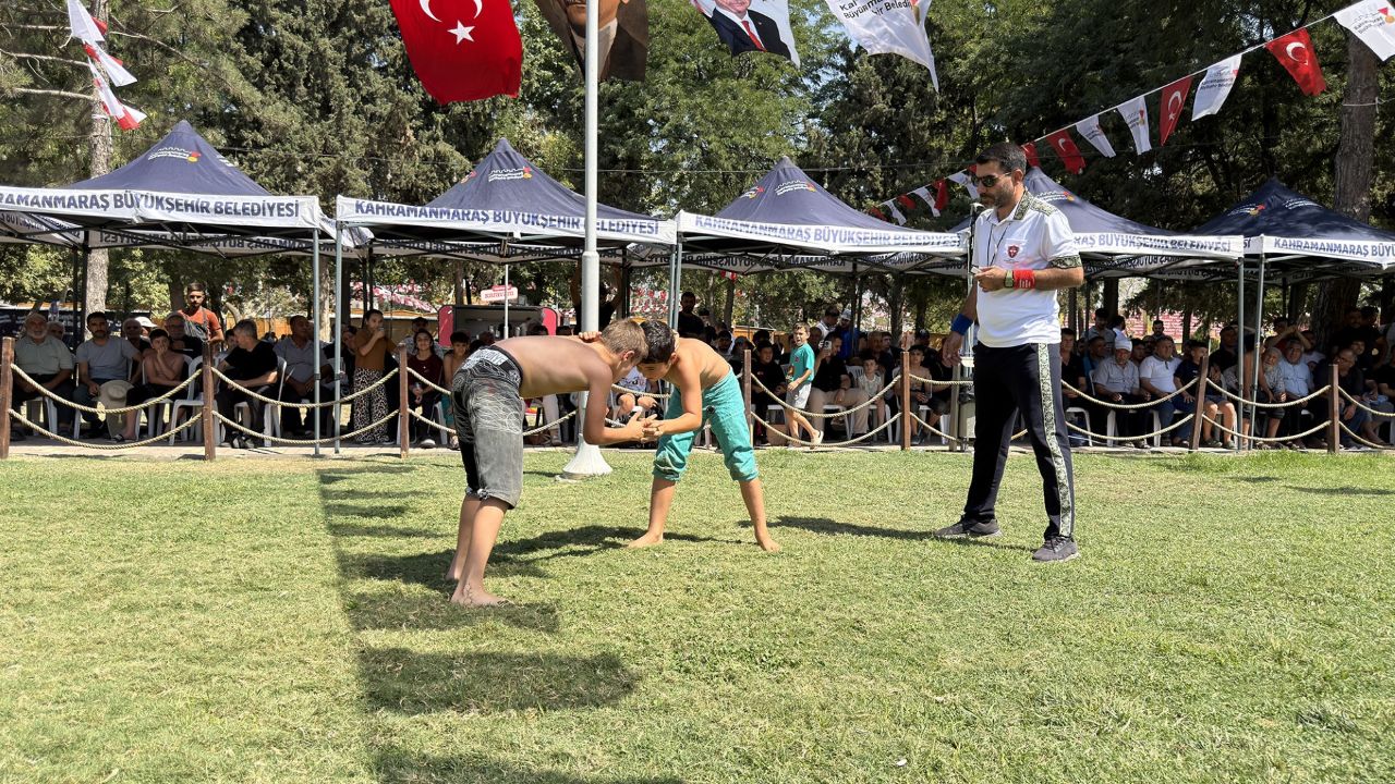 Geleneksel Ağustos Fuarı Güreşleri Başladı