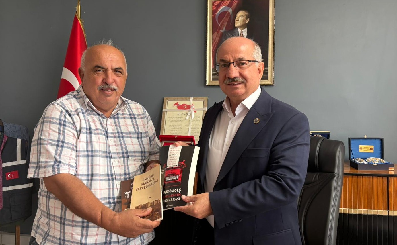 Gazeteci-Yazar Bekir Doğan’dan İl Müdürü Ahmet Uçar’a Anlamlı Kitap Takdimi