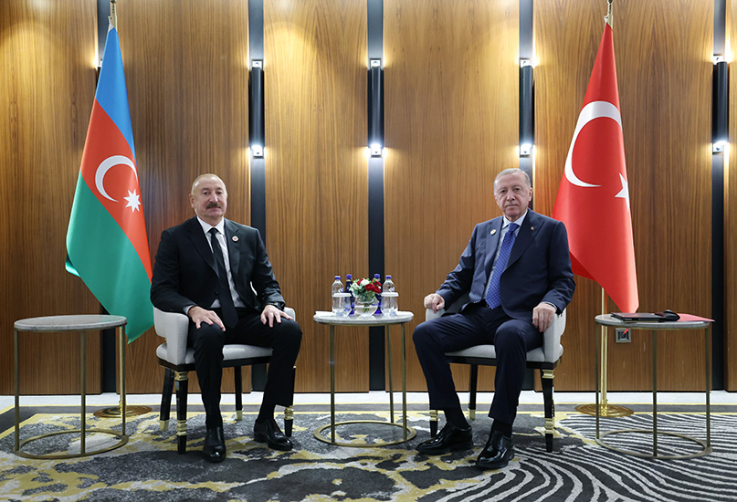 ERDOĞAN, ALİYEV İLE BİŞKEK’TE BİR ARAYA GELDİ