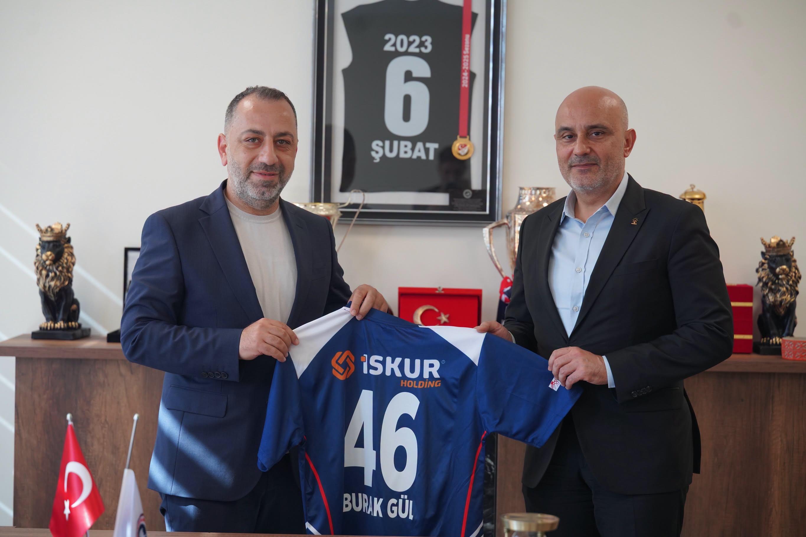 AK Parti’den İstiklalspor’a Yeni Sezon Desteği