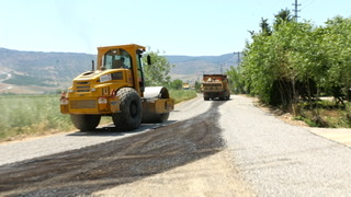 Büyükşehir’den Kurtlar ve Selimiye’de Yol Yenileme Çalışmaları