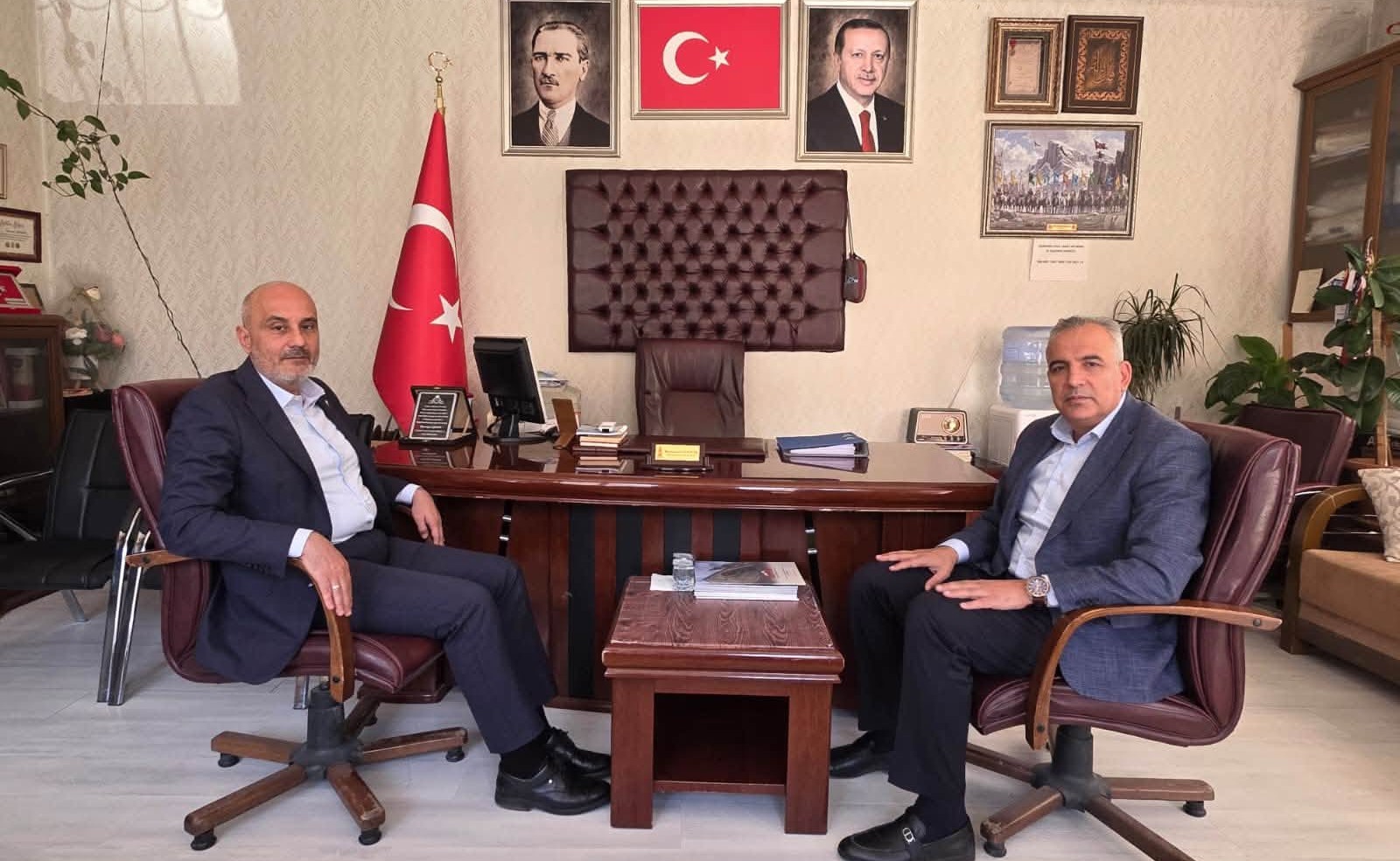 AK PARTİ TEŞKİLATI SAHAYA İNDİ!