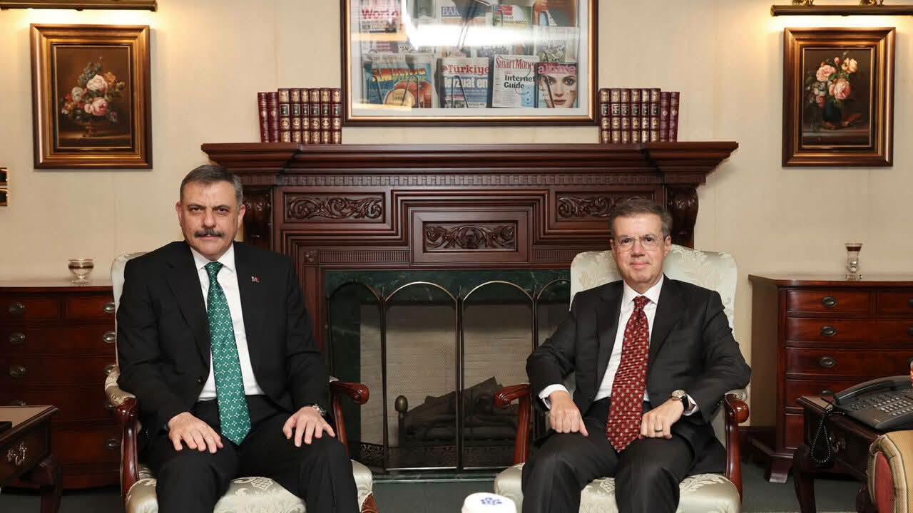 BAKAN ÇİFTÇİ’DEN İHLAS HOLDİNG’E ZİYARET