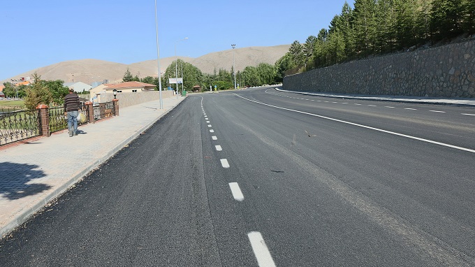 BÜYÜKŞEHİR’LE YENİLENEN PINARBAŞI CADDESİ’NE VATANDAŞLARDAN TAM NOT