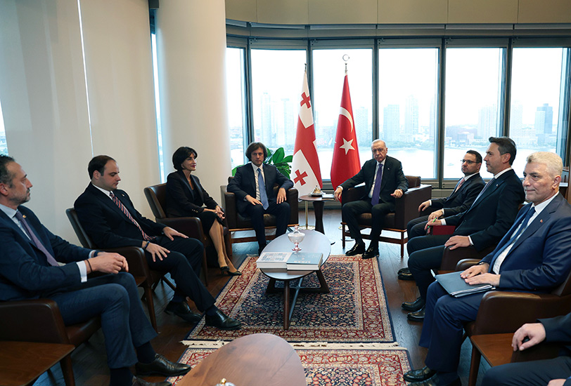 ERDOĞAN, GÜRCİSTAN BAŞBAKANI KOBAKHİDZE İLE GÖRÜŞTÜ