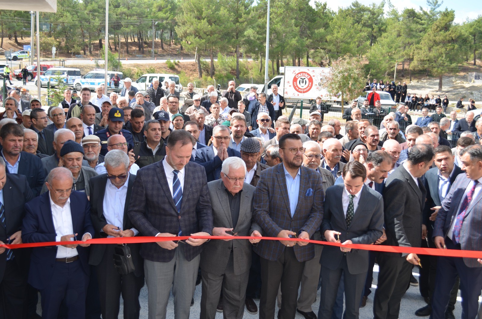 CAMİİ GÖRKEMLİ TÖRENLE AÇILDI