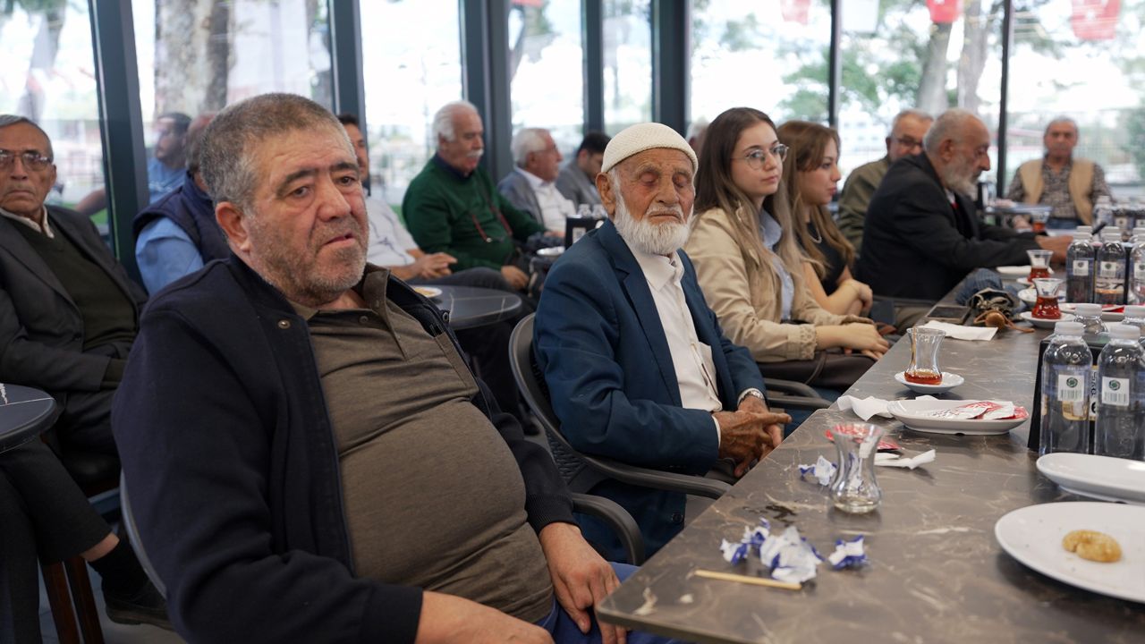 Büyükşehir’den Yaşlılara Sazlı Sözlü Kale Eğlencesi