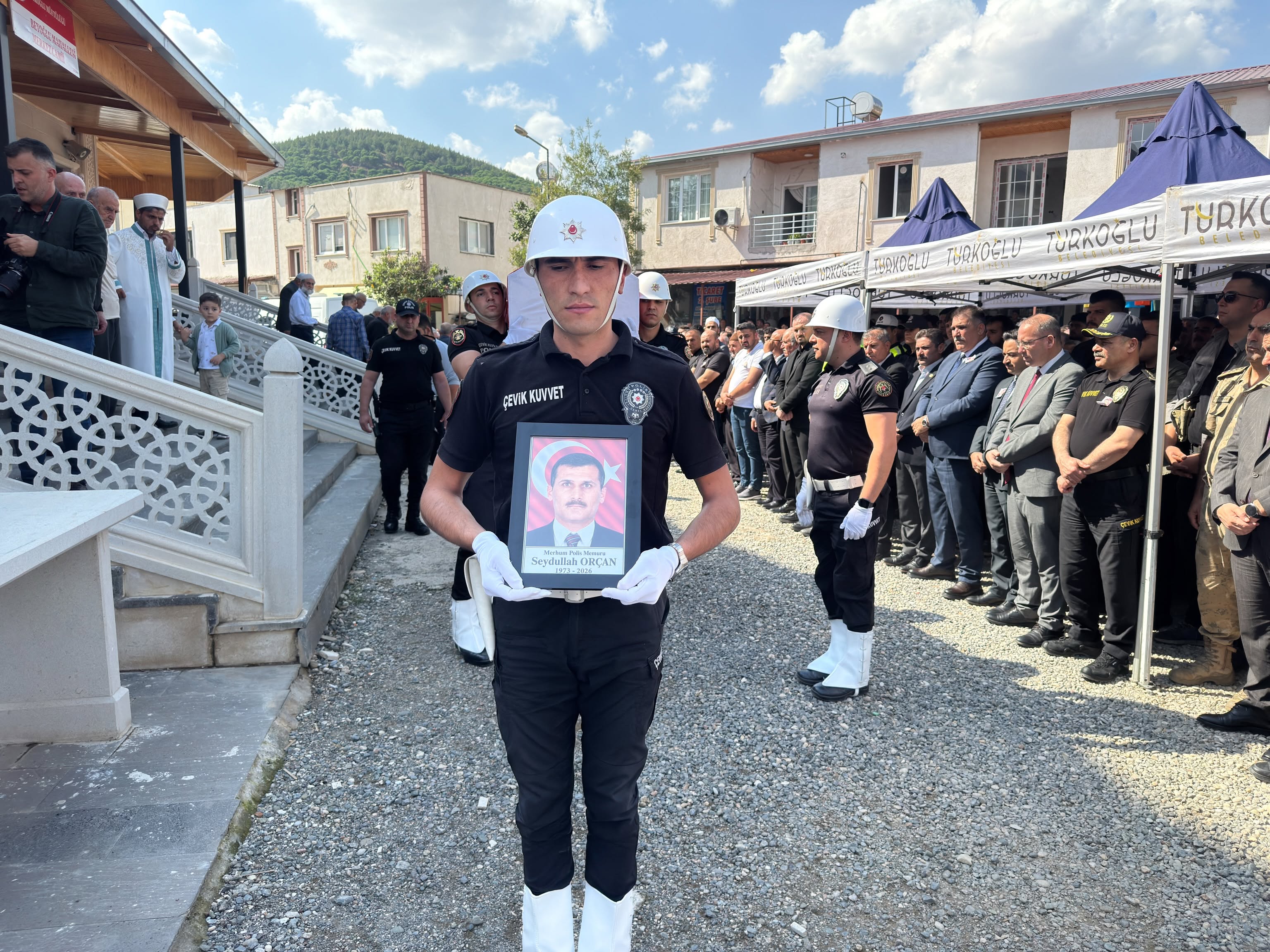 POLİS MEMURU SEYDULLAH ORÇAN SON YOLCULUĞUNA UĞURLANDI