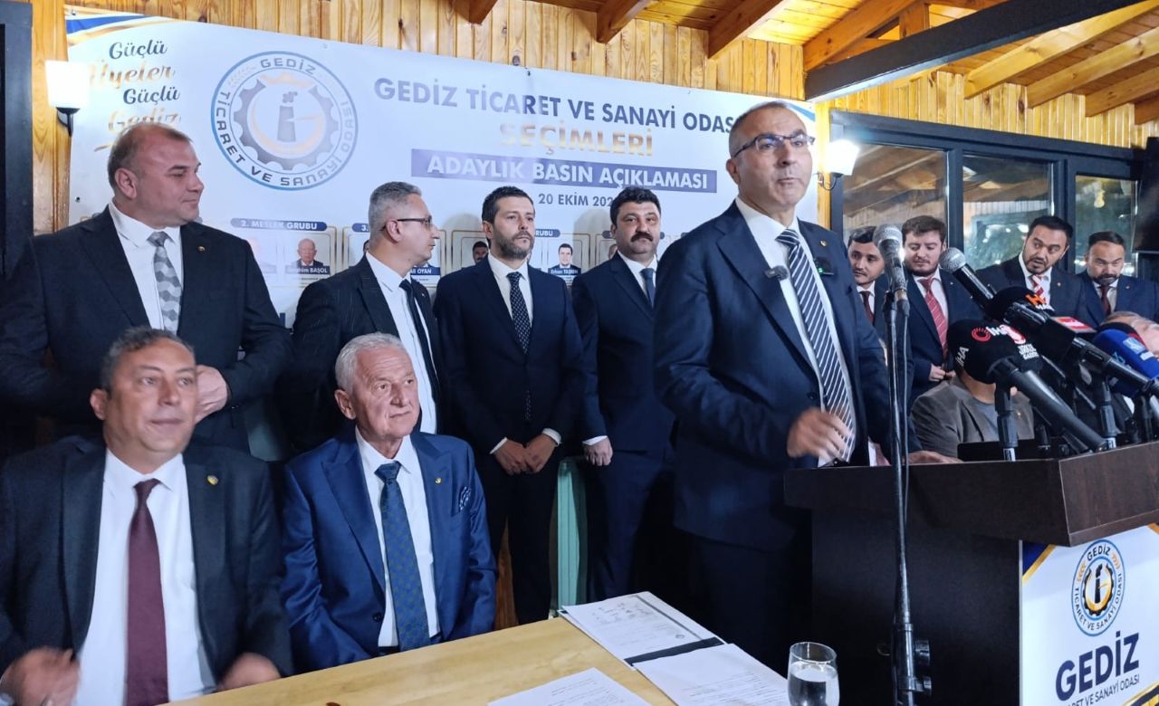 ÖZTÜRK YENİDEN ADAYLIĞINI AÇIKLADI