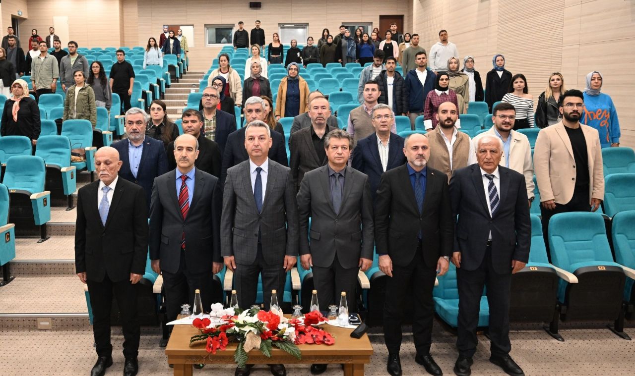 KSÜ’DE “OSMANLI’DAN CUMHURİYET’E GİDEN SÜREÇ” PANELİ DÜZENLENDİ