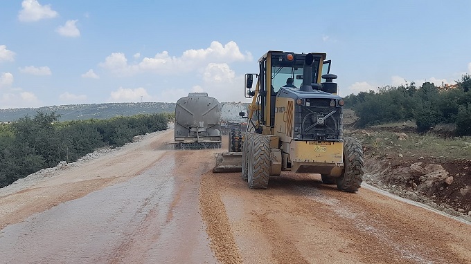 PAZARCIK’TA MAHALLE VE OBA YOLLARININ STANDARDI ARTIRILIYOR