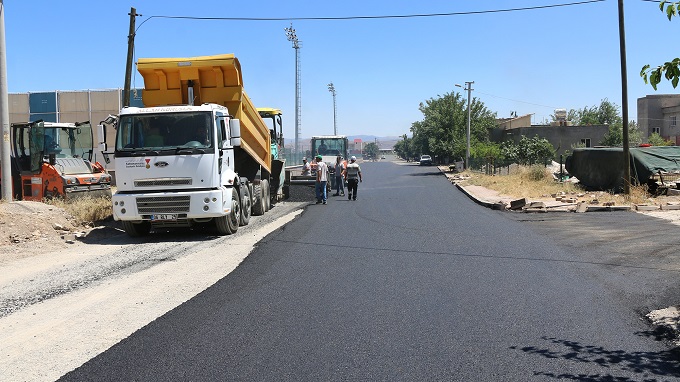 TÜRKOĞLU DEVLET HASTANESİ YOLU BÜYÜKŞEHİR’LE YENİLENDİ