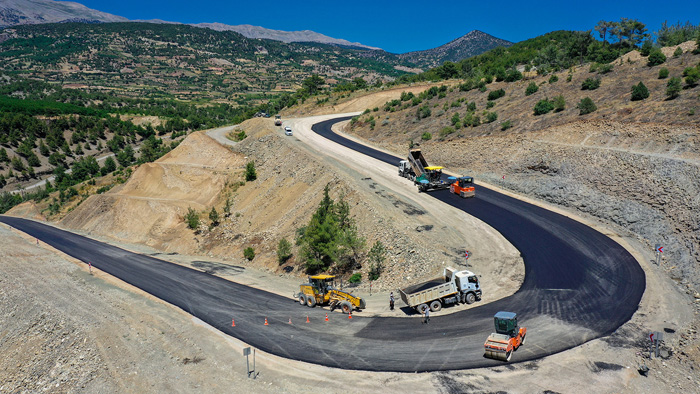 BERTİZ’E SICAK ASFALT