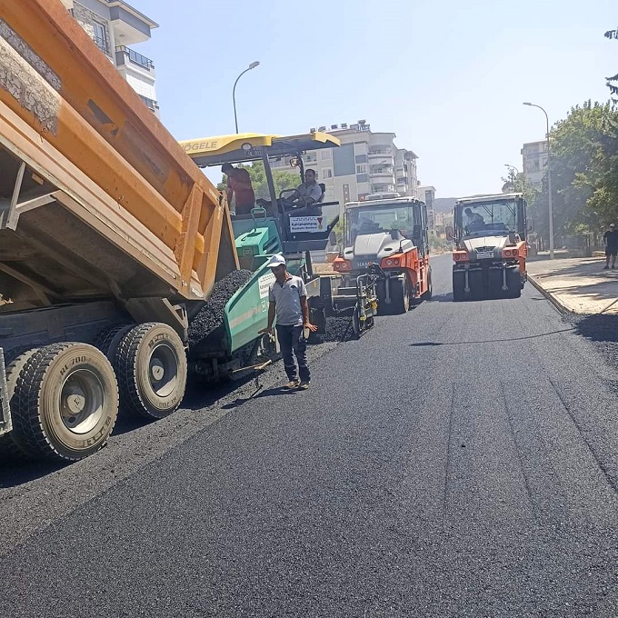 MEHMET ÖZDAL CADDESİ BÜYÜKŞEHİR’LE YENİLENDİ