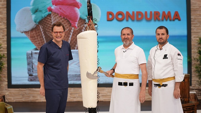 Maraş dondurması doktor geldi ’de!
