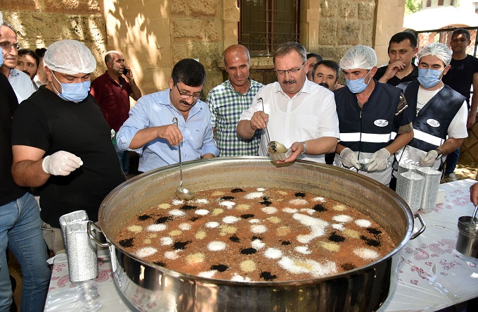 GÖKSUN BELEDİYESİ'NDEN AŞURE İKRAMI