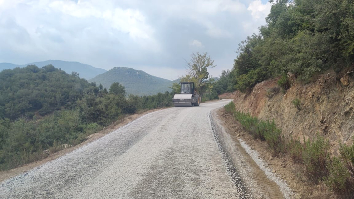 Kırsal mahallelere yol