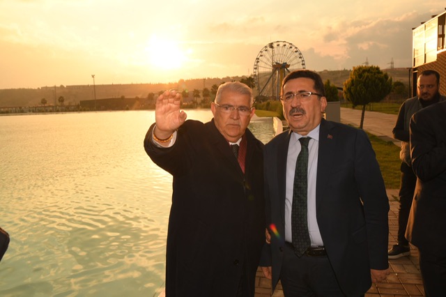 Bakan Yardımcısı Pakdil, EXPO 2023 Sergi Alanı’ndaincelemelerde bulundu