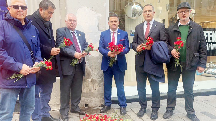 KGK üyeleri İstiklal’de terörü telin etti