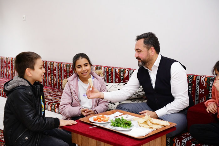 Başkan Gürbüz, “Yetimlerimizin ve annelerinin yaşamlarına dokunuyoruz”