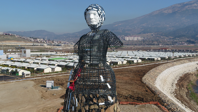 EXPO 2023’E ‘TOPRAKTAN GELDİK, TOPRAĞA GİDECEĞİZ’ VURGUSUYLA DİKKAT ÇEKEN TASARIM