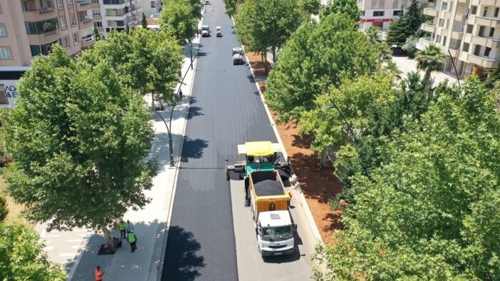 Depremin Bozduğu Yollara Asfalt !