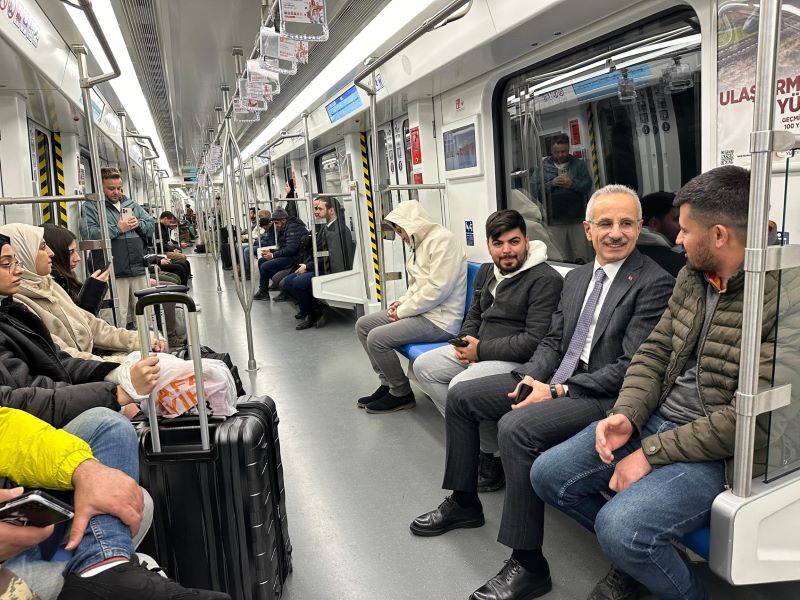 Abdulkadir Uraloğlu Metro ile gitti