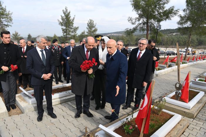 KKTC Cumhurbaşkanı Tatar ile Kapıçam Mezarlığı’nı Ziyaret Etti