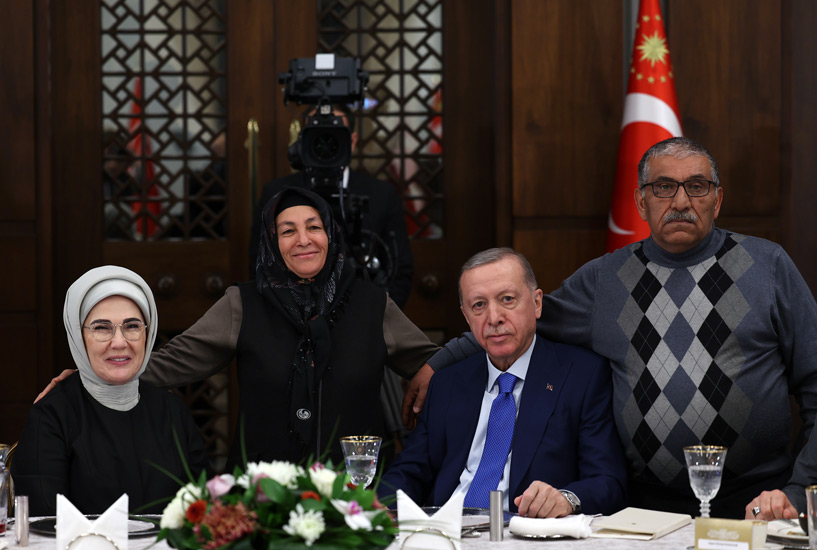 Cumhurbaşkanı Erdoğan, şehit aileleri ile iftarda bir araya geldi