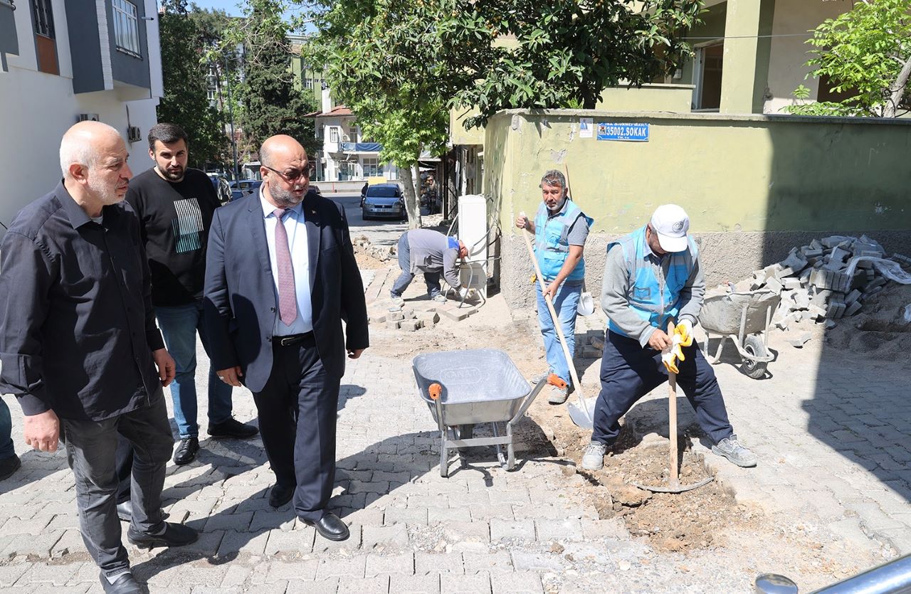 Dulkadiroğlu Belediyesi Kilit Parke Yapıyor
